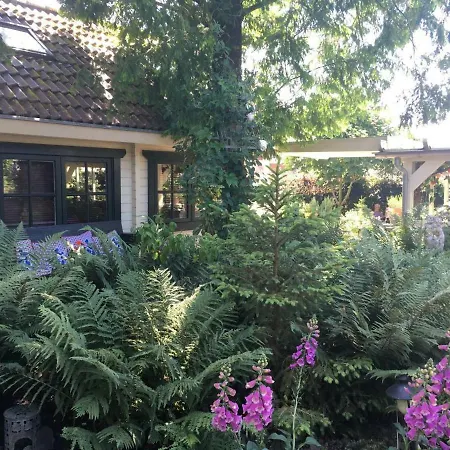 Cosy & Natural *fireplace*garden*2 Bikes Feriehus *